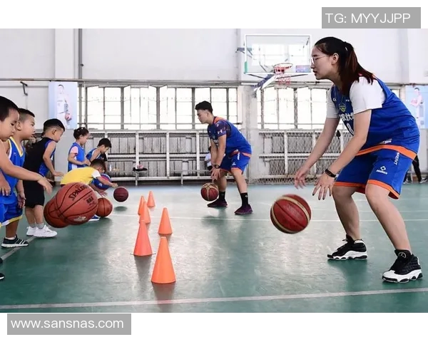 启明星体育篮球培训助力克拉玛依青少年全面提升篮球技能与团队合作能力